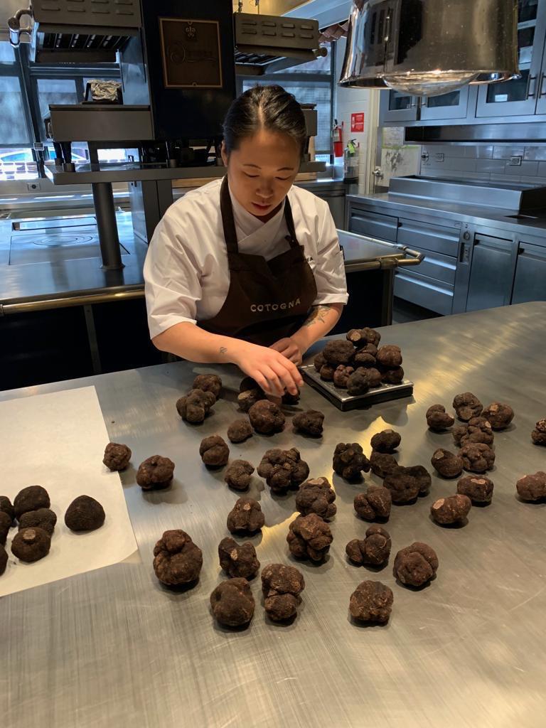 How Michelin Chefs Choose Their Truffle Supplier
